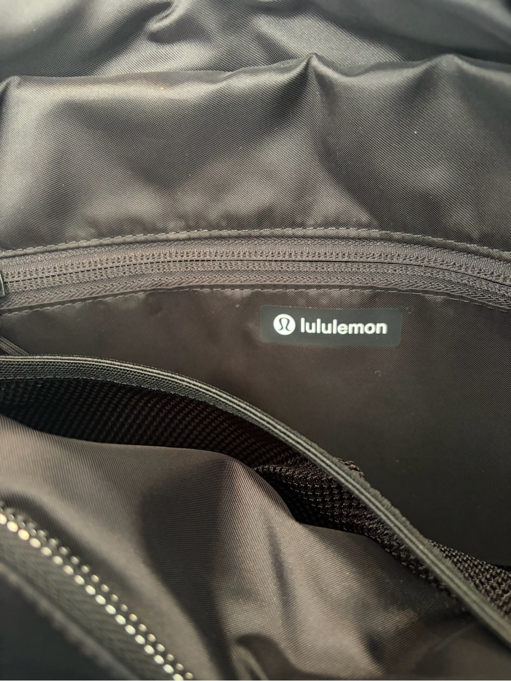 lululemon athletica Black Quality Pleasures Medium Tote 12L (Black ) - Picture 5 of 7